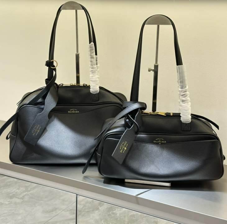 Picture of Balenciaga Handbags _SKUfw194066066fw